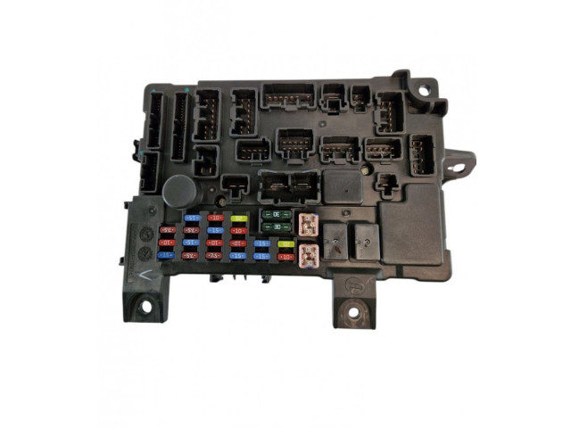 Блок предохранителей 8637A882, L8637011A Mitsubishi Outlander
