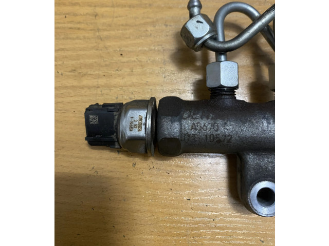 Vstřikovací lišta 16670AA030, A5670 Subaru Outback