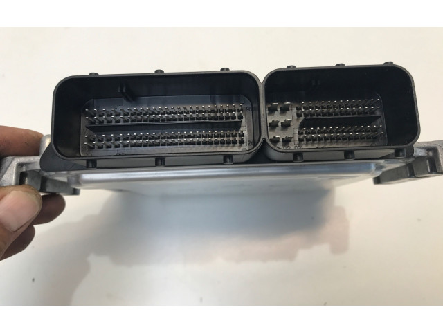 Блок управления двигателем Блок управления 32360463, P0032360463 Volvo XC40