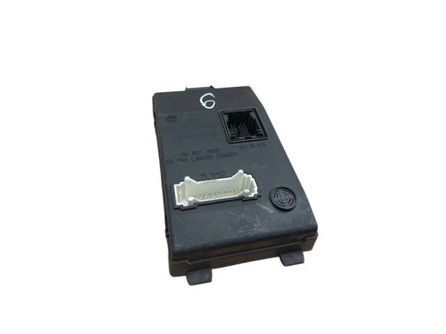 Блок управления 8201068829, 137751053315 Dacia Duster