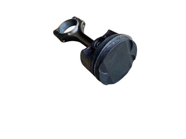 Píst BMW 5 E39 M52b25