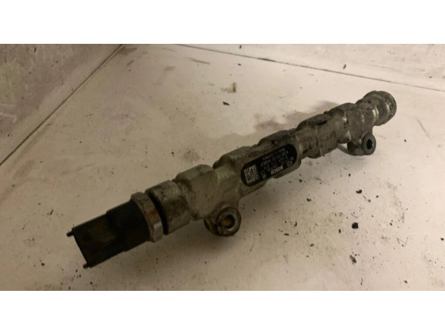 Vstřikovací lišta 8200378703   Renault Trafic II (X83)  pro naftový motor 2.5  