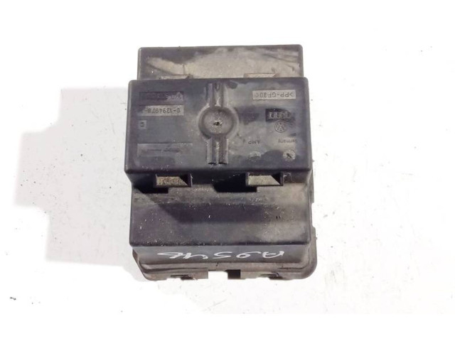 Блок предохранителей  013949781, 0-1394978-1   Volkswagen Touran I    