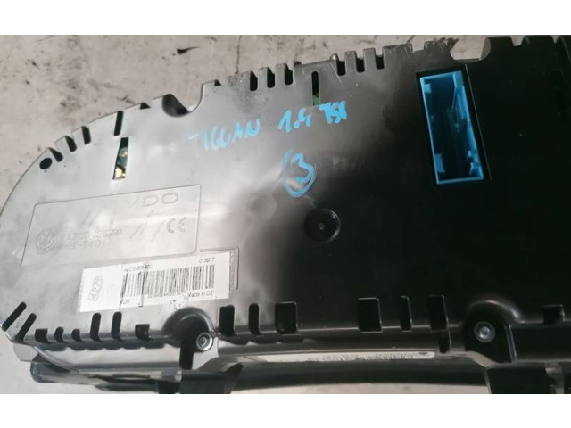 Přístrojová deska  Volkswagen Tiguan 2013 5N0920883, 9B880760N9  