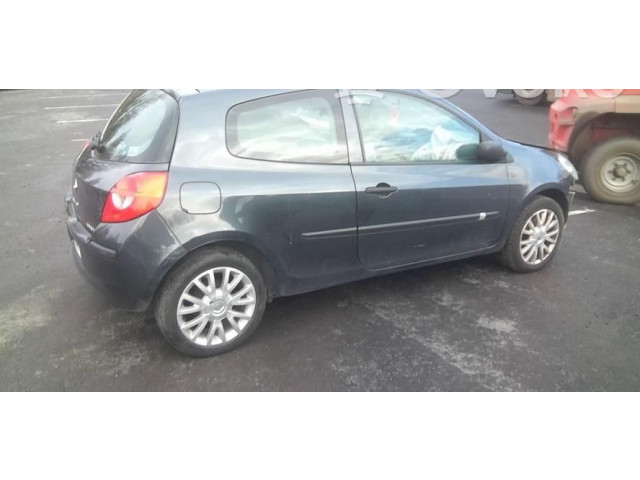 Ручка стеклоочистителей 8201590631   Renault Clio III