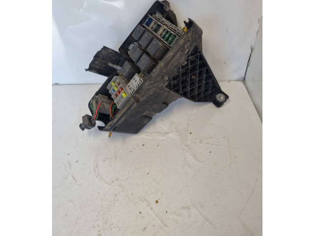 Блок предохранителей  30728132   Volvo V70    