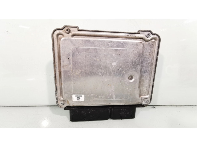 Блок управления двигателя 045906013R Skoda Fabia Mk2 (5J)