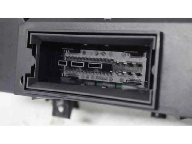 Панель приборов Volkswagen Caddy