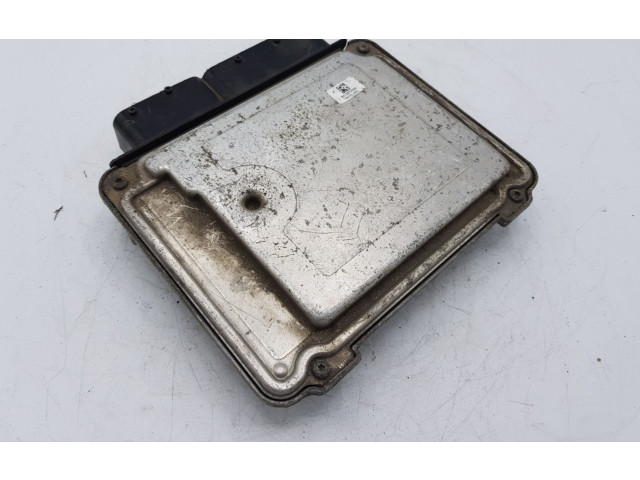 Řídící jednotka 03G906021LB, 0281013238 Skoda Octavia Mk2 (1Z) 2006