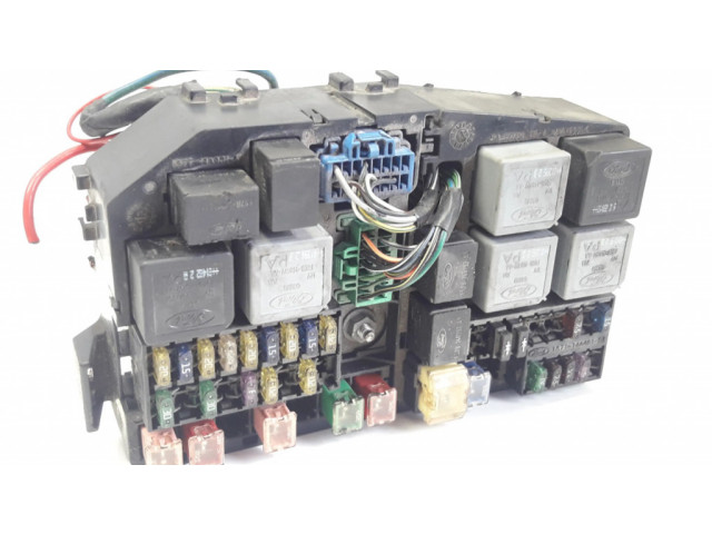 Блок предохранителей 1S7T14A481AA Ford Mondeo Mk III