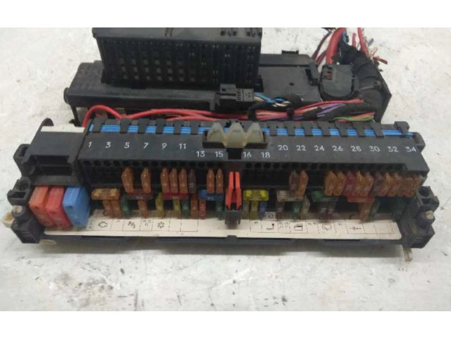 Блок предохранителей 8364540 BMW X3 E83