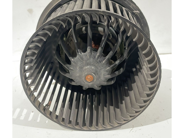 Вентилятор печки       Dacia Duster