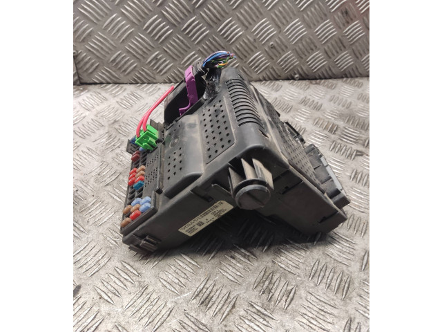 Блок предохранителей 30765646, 06W091 Volvo V70