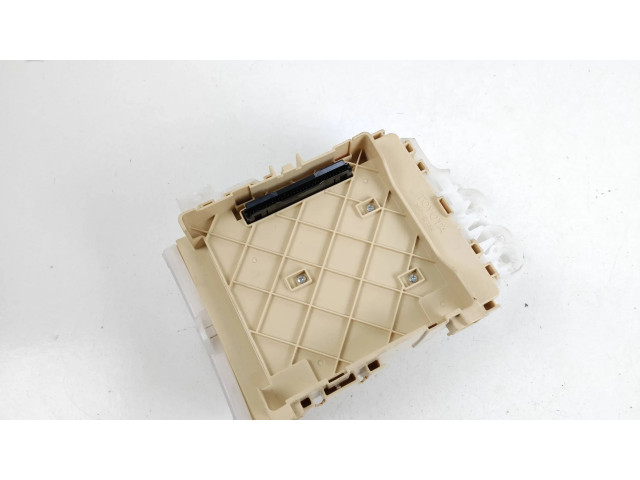 Блок комфорта 8273012X70A, 63583366   Toyota Auris E180   