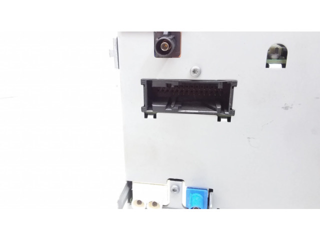 Радио/ проигрыватель CD/DVD / навигация