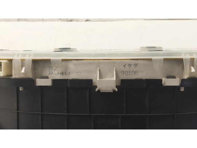 Přístrojová deska  Mazda 323 F 1999 BJ4WC  