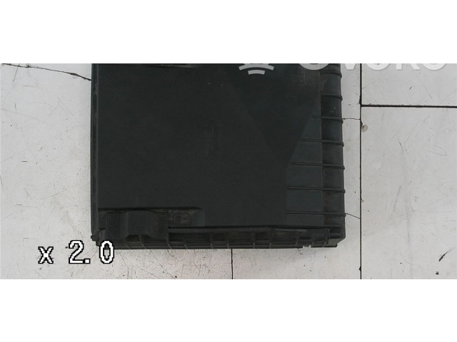 Блок предохранителей Skoda Octavia Mk2 (1Z)