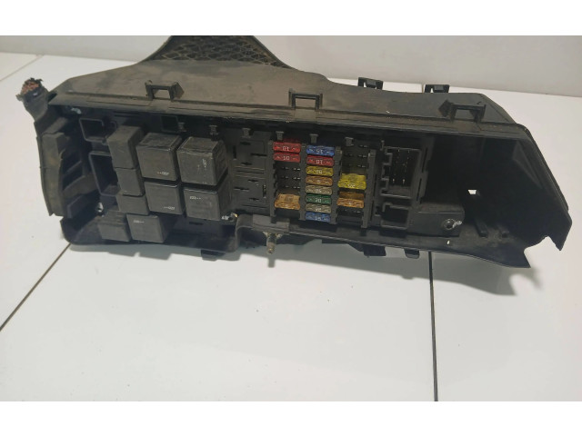 Блок предохранителей  9494210   Volvo XC90    