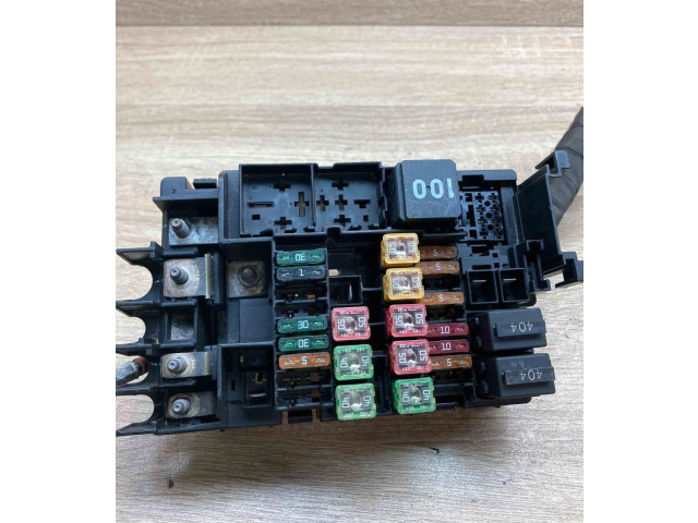 Блок предохранителей 102576021701, 5C0037819A Volkswagen Jetta III