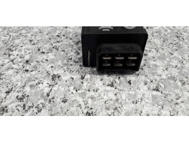 Другие блоки управления / модули 1365402 BMW 3 E21 1979