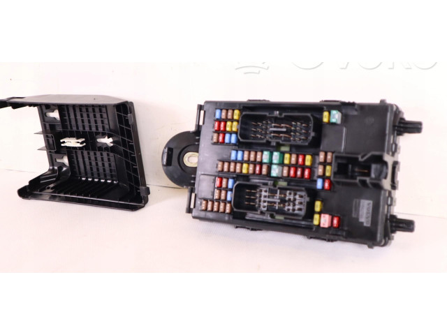 Блок предохранителей 32209198 Volvo XC90