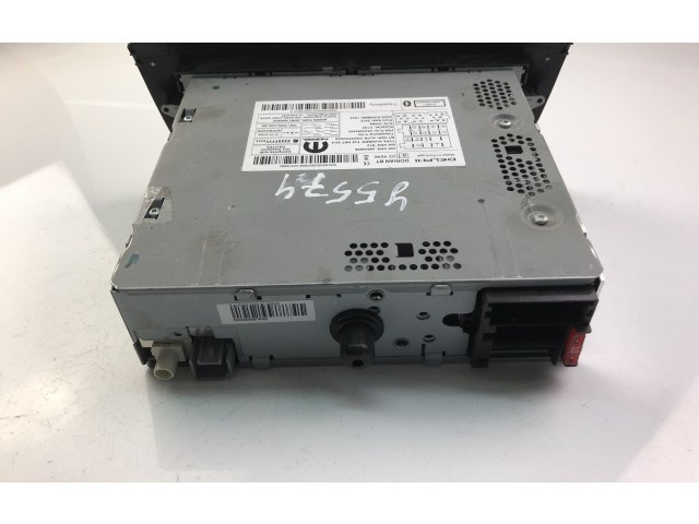 Радио/ проигрыватель CD/DVD / навигация