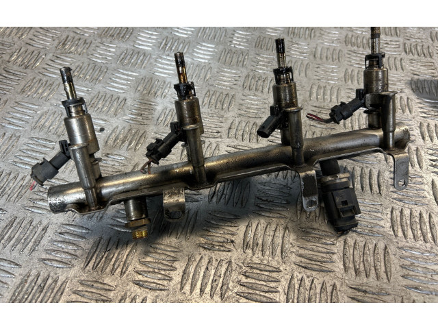 Топливная рампа Skoda Superb B6 (3T)