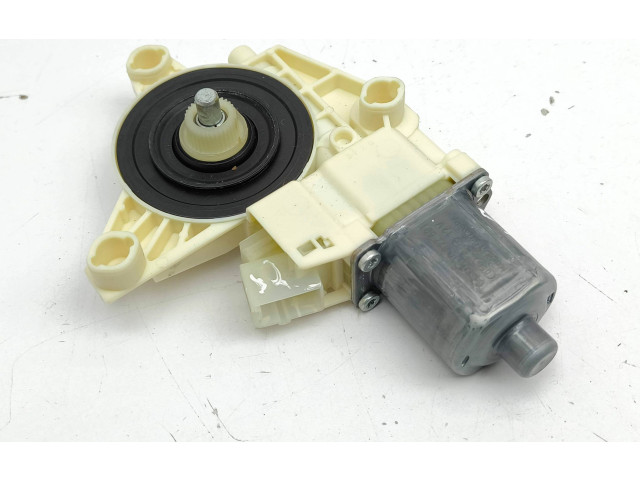 Генератор A2469065200, 933866101 Infiniti Q30