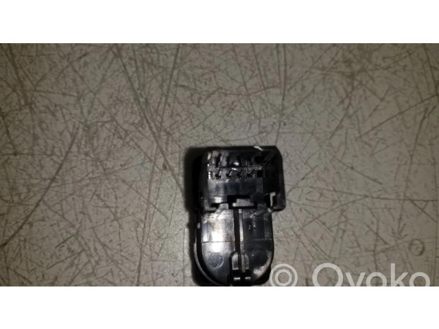 Включатель электрических окон