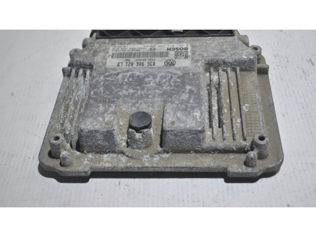 Блок управления двигателя 03G906021LB Skoda Octavia Mk2 (1Z)