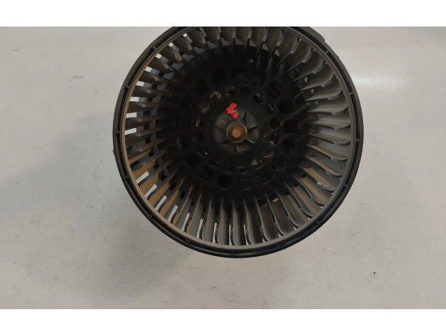 Вентилятор печки       Dacia Duster
