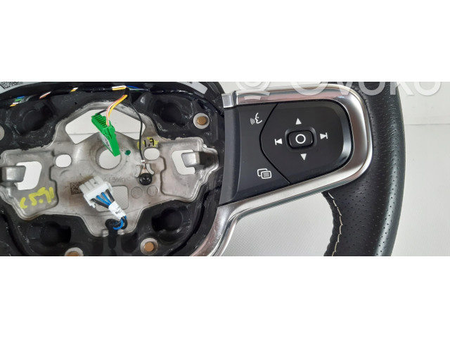 Руль Volvo XC40 - года 32288650
