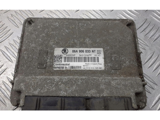 Блок управления двигателя 06A906033NT Skoda Octavia Mk2 (1Z)