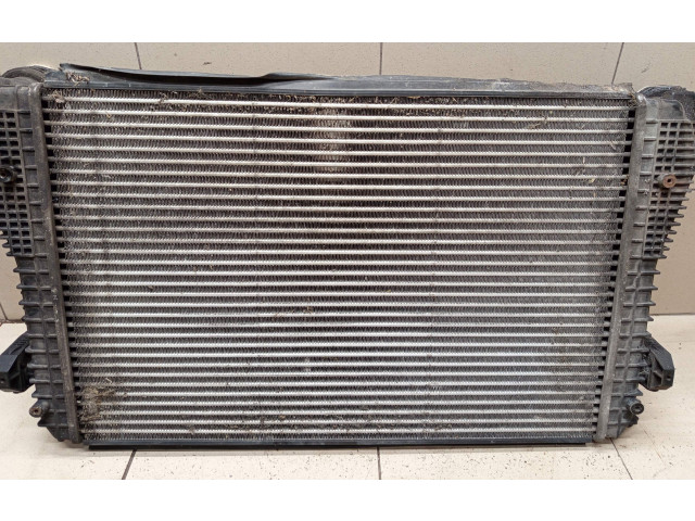 Интеркулер 1K0145803E Volkswagen Touran I