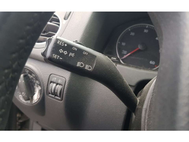 Кнопки рулевого колеса    Volkswagen Golf Plus