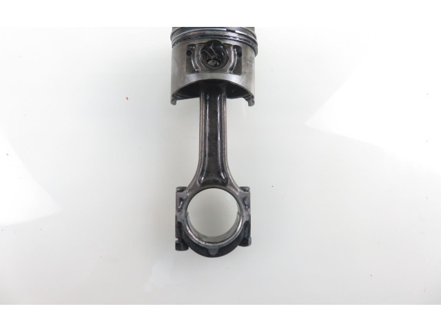 Píst Mitsubishi Pajero 4D56 T