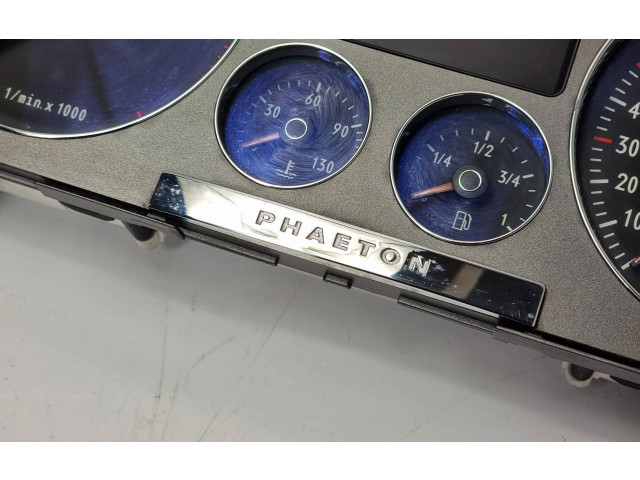 Панель приборов 3D0920882F Volkswagen Phaeton