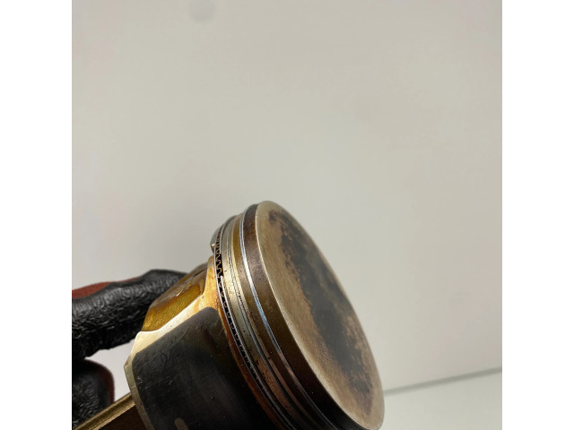 Píst CGBA Ford Mondeo Mk III pro benzínový motor 1.8