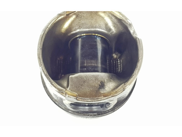  Поршень с шатуном  PISTON204DTA, 204DTA  Land Rover Range Rover Velar  