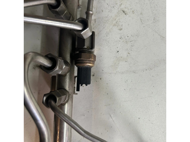 Vstřikovací lišta BMW 3 E92 E93 pro benzínový motor 2.0