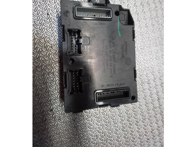 Блок комфорта 2675974, 2320679   Renault Trafic III (X82)   