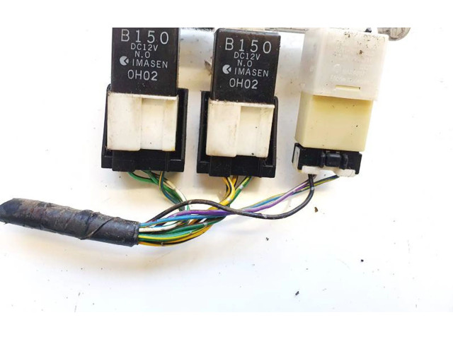   Pojistková skříňka b150, 3211-214-320   Mazda Premacy 2001