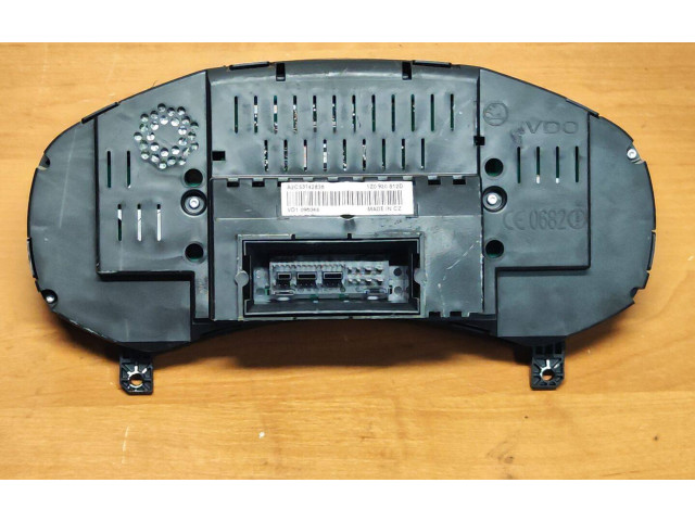 Панель приборов 1Z0920812D, VD1096044   Skoda Octavia Mk2 (1Z)       