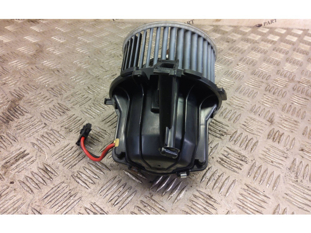 Вентилятор печки U0854003 Audi Q5 SQ5