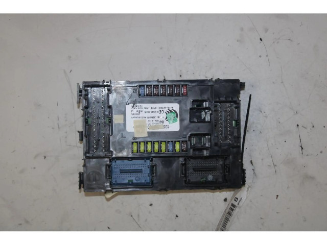 Блок предохранителей    Jeep Renegade    