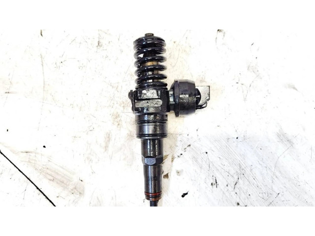 Vstřikovač 038130073ag Seat Altea pro naftový motor 1.9