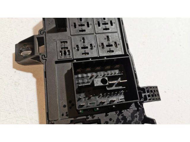 Pojistková skříňka 13165970 Opel Signum 2003