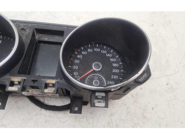 Панель приборов 5K0920870E Volkswagen Golf VI