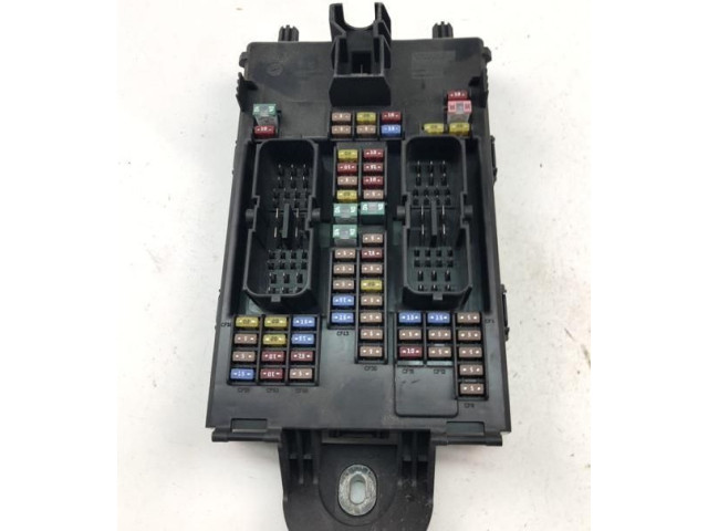 Блок предохранителей  32142591, NP1193   Volvo XC90    