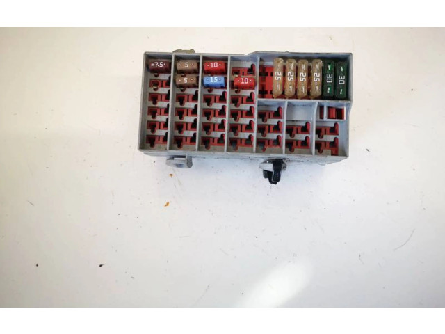 Блок предохранителей  8637669   Volvo XC90    